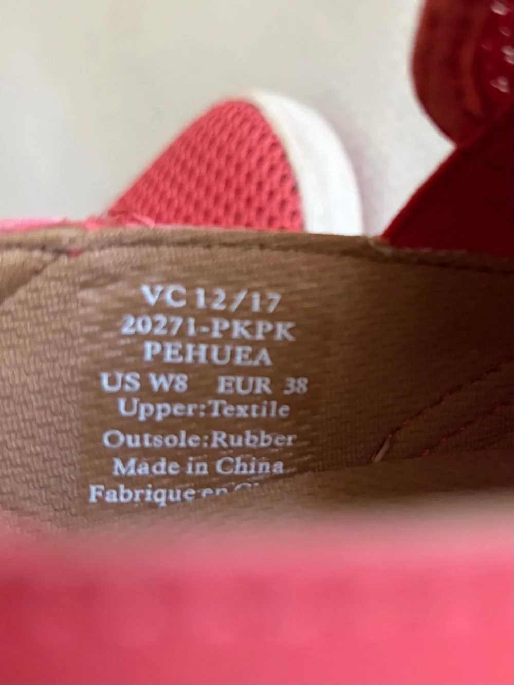OluKai Pehuea Red Slip-On Mesh Sneakers‎ Sz 8